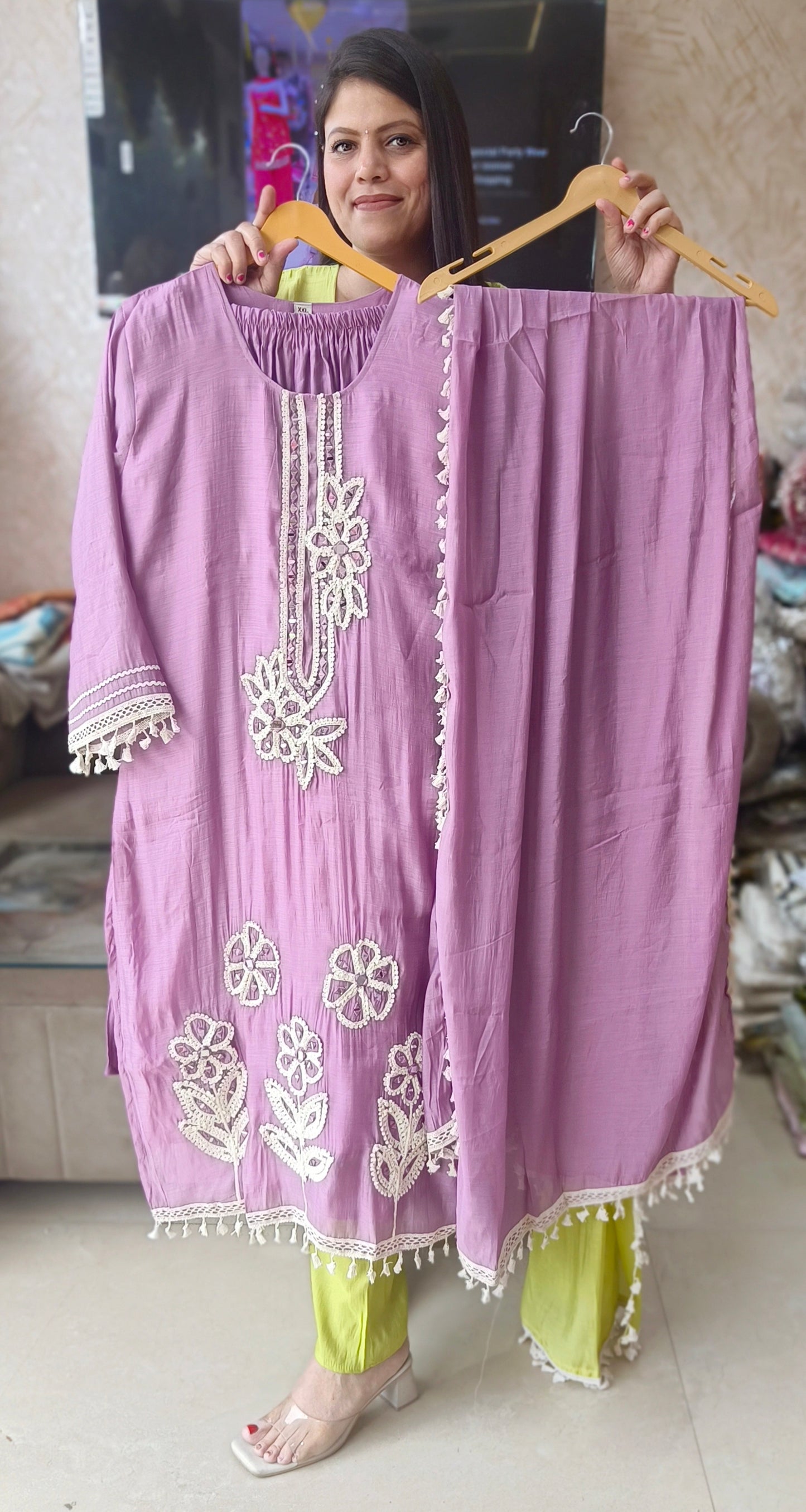 CHANDERI MALL WHITE THREAD WORK SUIT