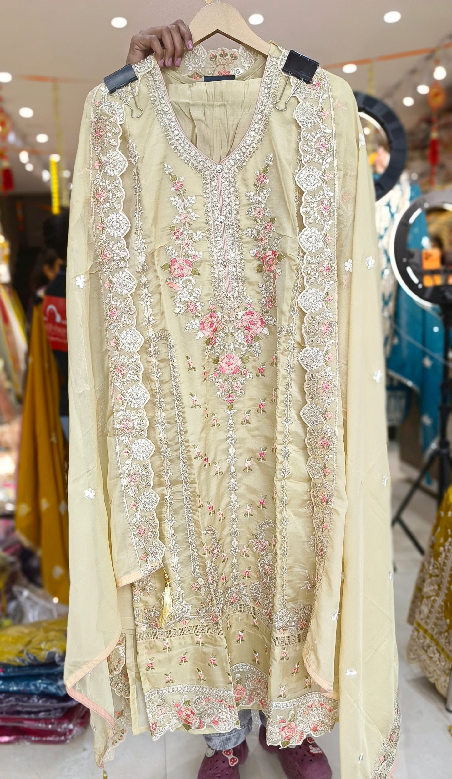 PARTY WEAR PAKISTANI DESIGNER SUIT(DESIGN NO 2)