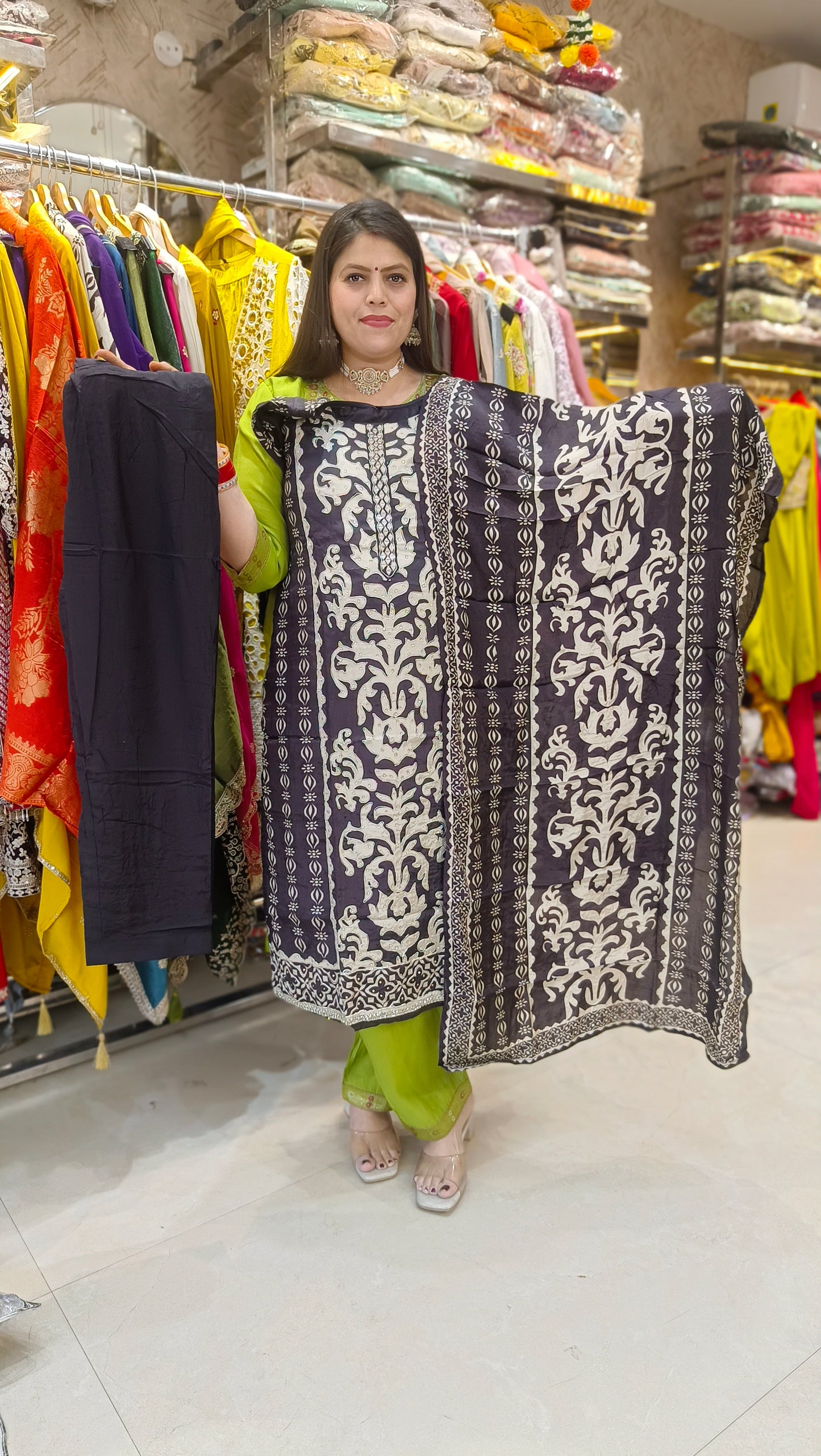 PURE CREPE DUEL SHADE BEAUTIFUL SUIT