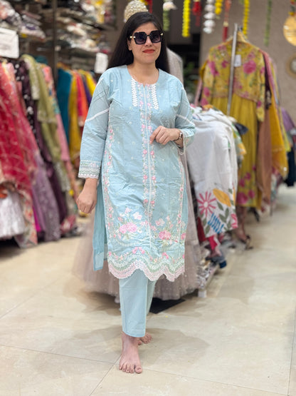 Handcrafted Thread Work Suit – Graceful & Traditional Look