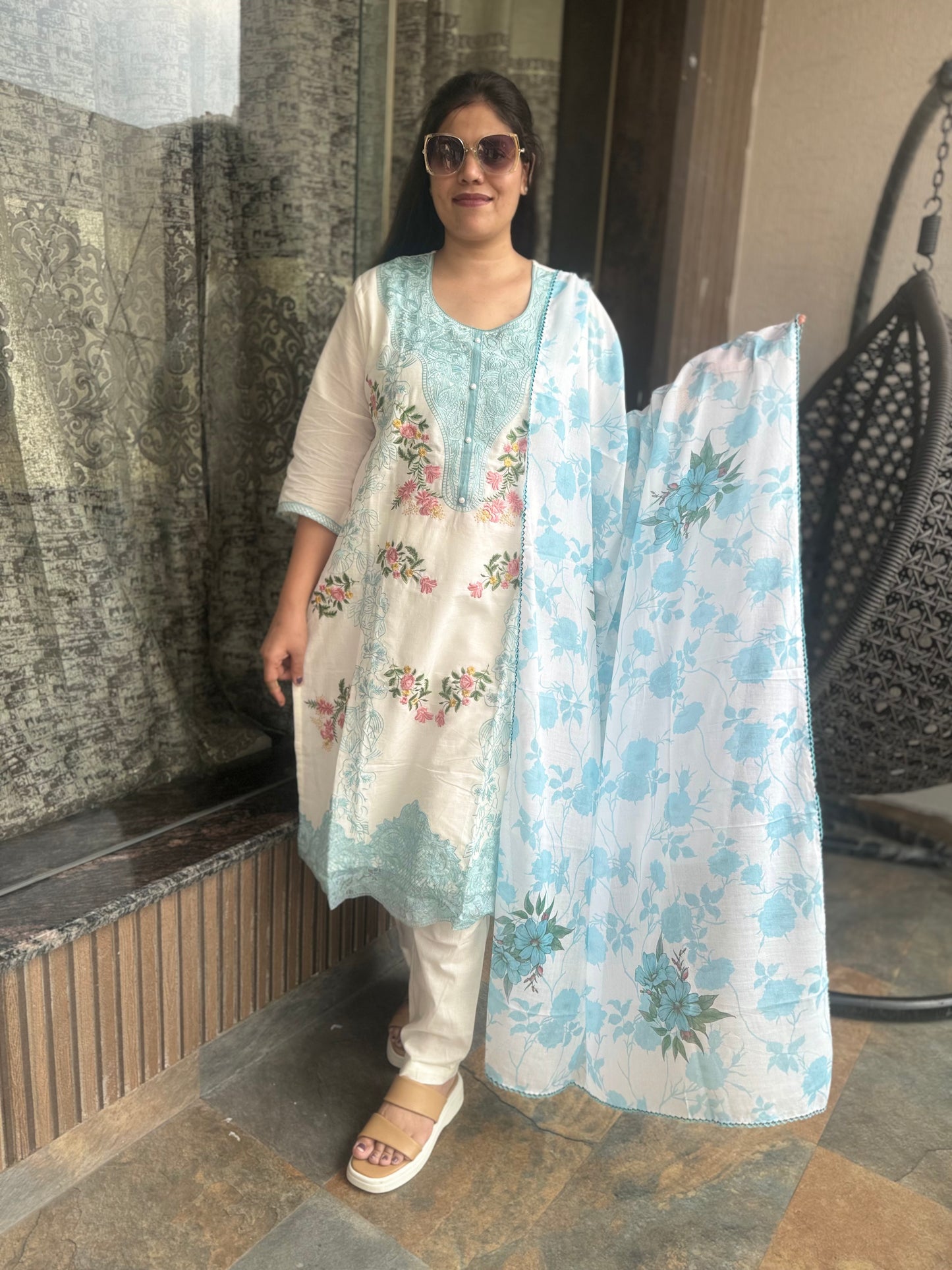 Floral Embroidery Suit (Style No 1126)