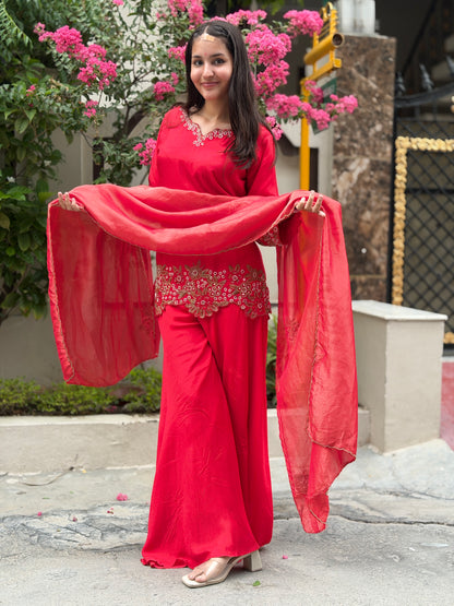 DESIGNER KURTI WITH FULL FLAIR JAFFA AND  PEARL WORK WITH SHIMMER DUPATTA