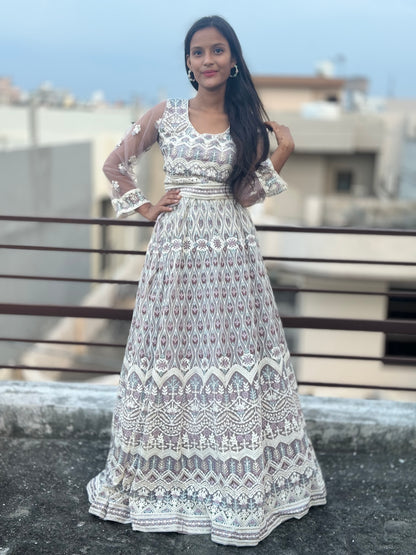 STYLISH/ELEGENT LAKHNAVI LEHNGA