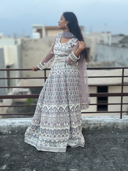STYLISH/ELEGENT LAKHNAVI LEHNGA