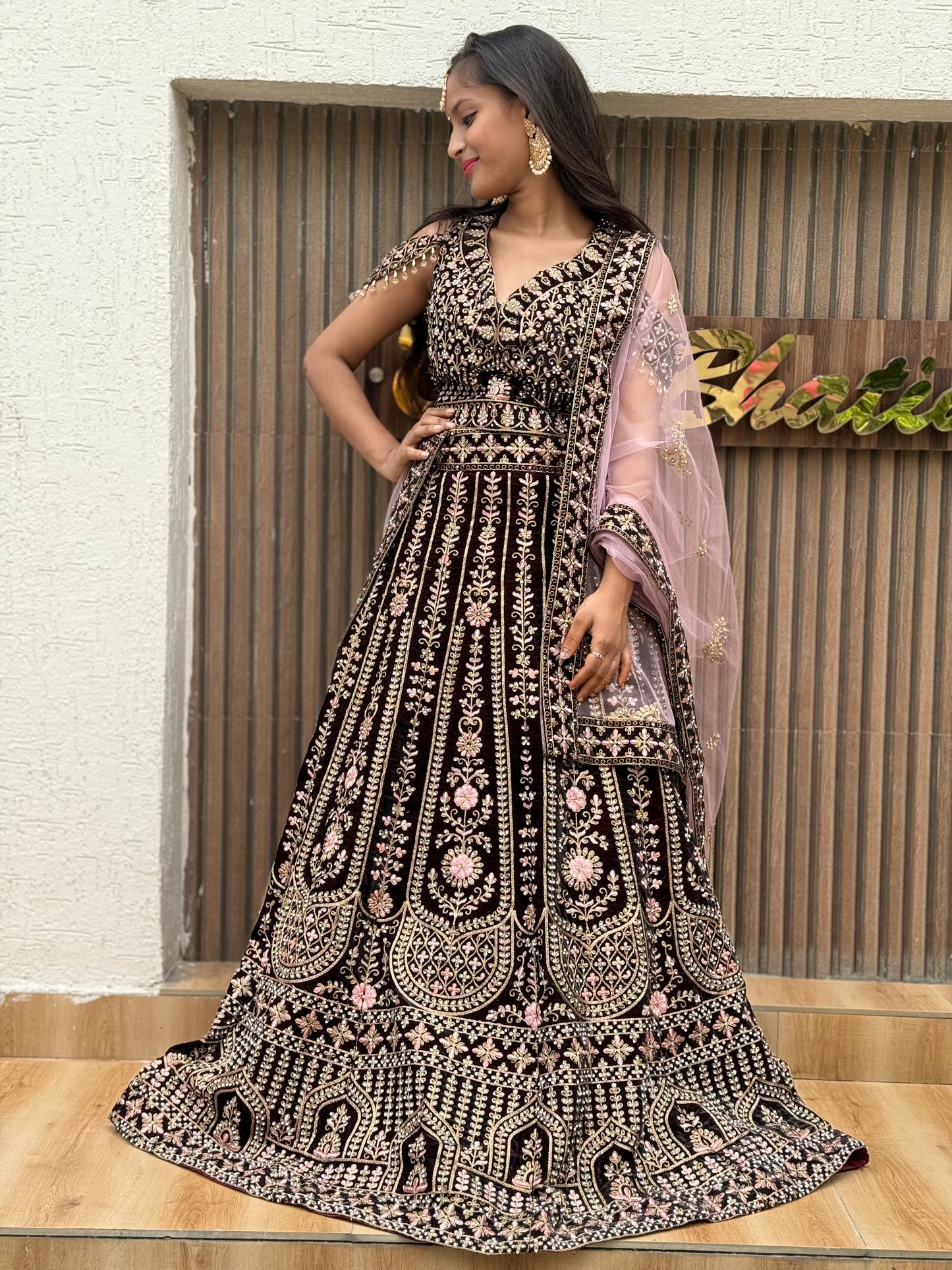 INDIPEHNAWA PREMIUM BRIDAL LEHNGA
