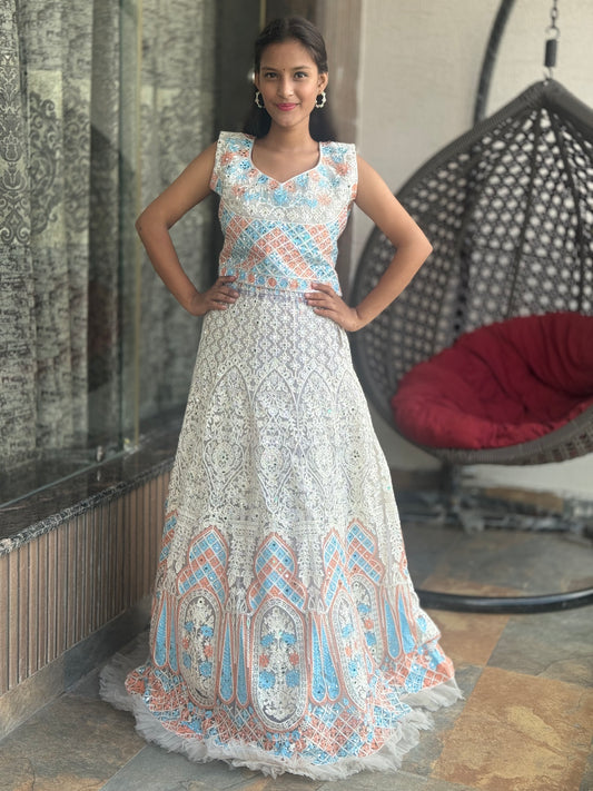 INDIPEHNAWA WHITE THREAD LUKHNAVI LEHNGA