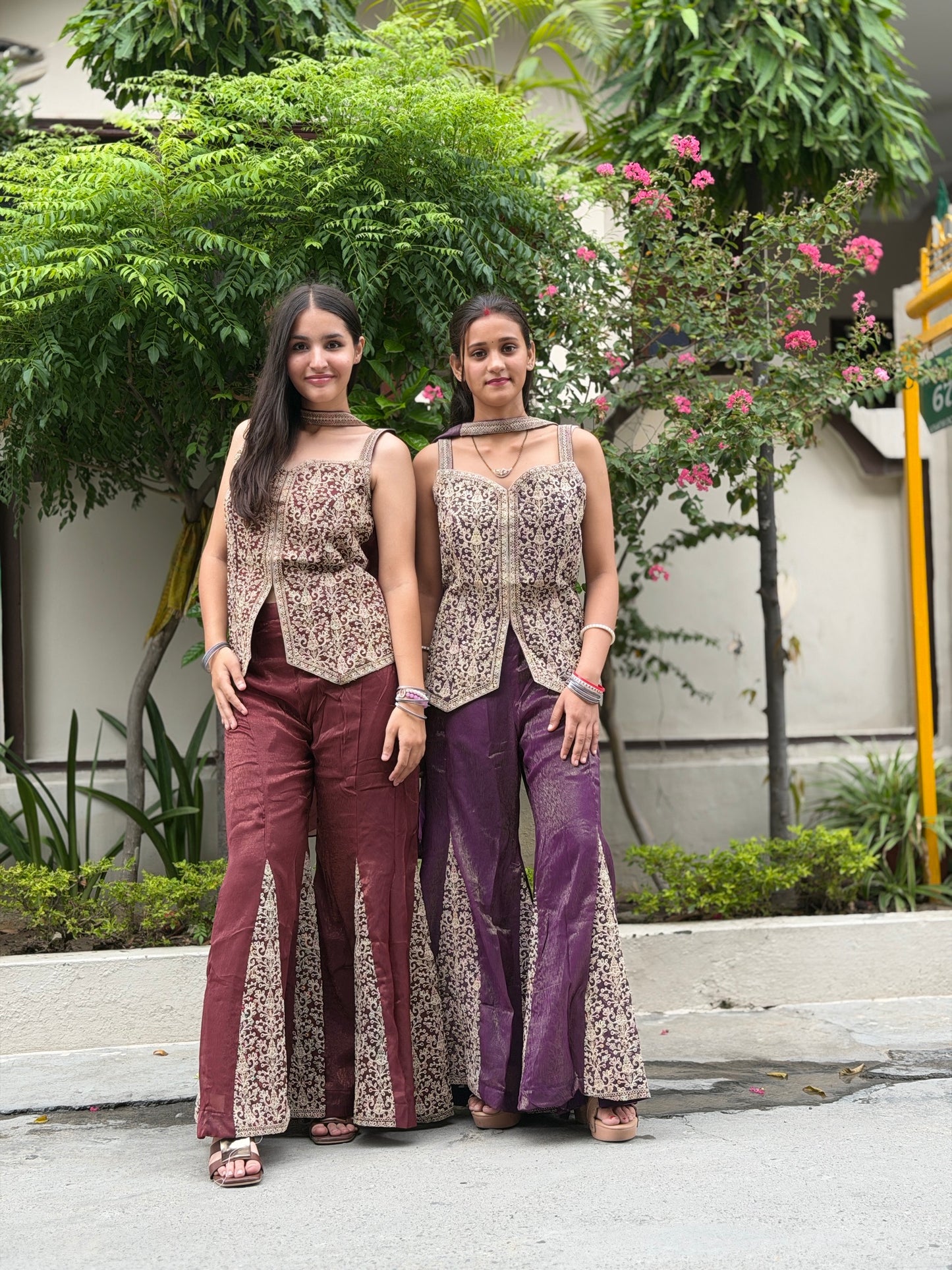 KAREENA DESIGN SHORT TOP WITH BELL BOTTOM PANT