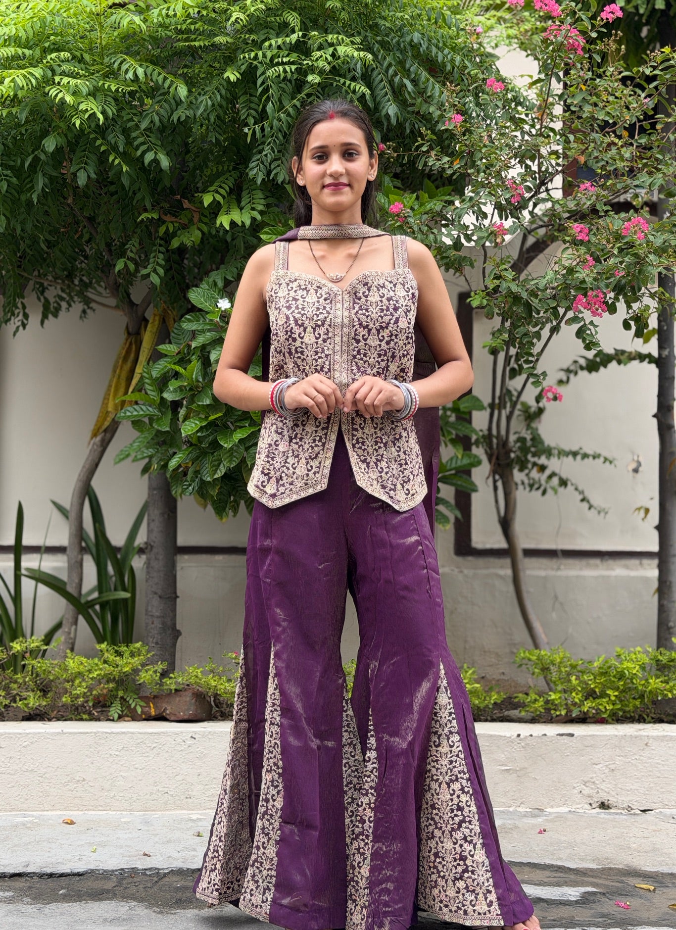 KAREENA DESIGN SHORT TOP WITH BELL BOTTOM PANT