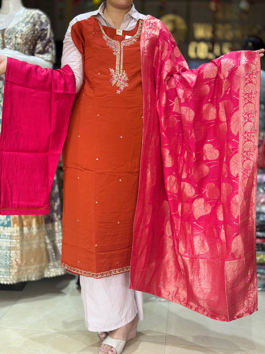 DOLLA SILK WITH HEAVY BANARSI DUPPTA