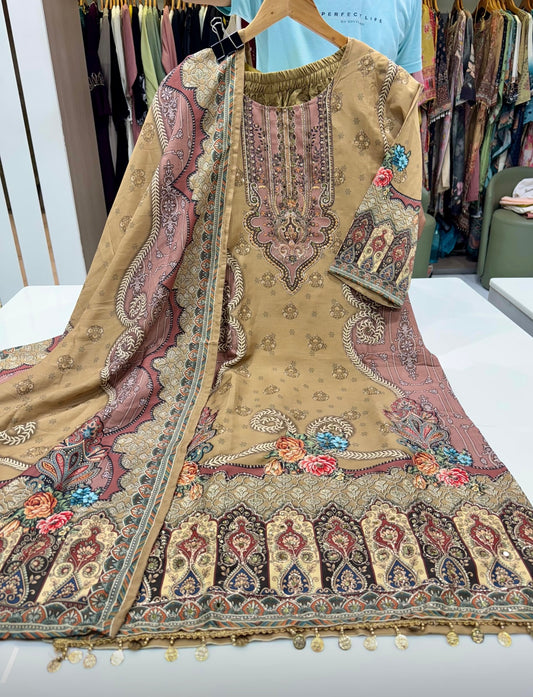 GOLDDEN WITH CRAPE EMBROEDED SUIT