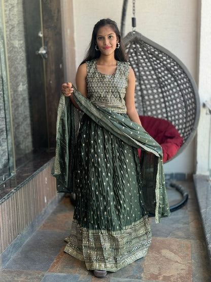 MEHNDI SPECIAL BANARSI LEHNGA