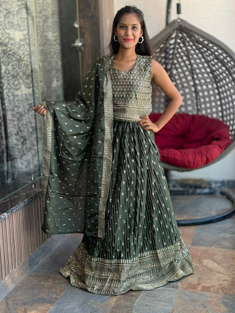MEHNDI SPECIAL BANARSI LEHNGA