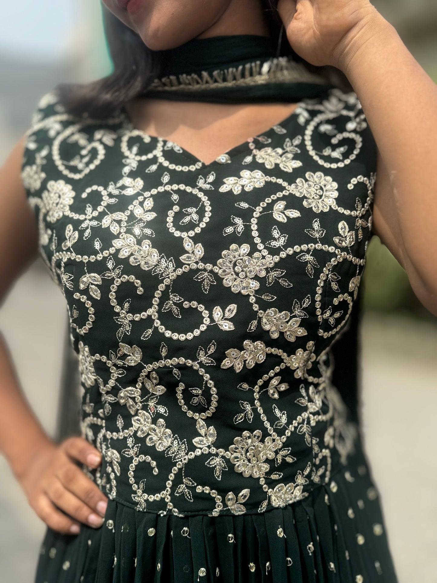 MEHNDI SPECIAL HEAVY FRONT WORK NAIRA CUT