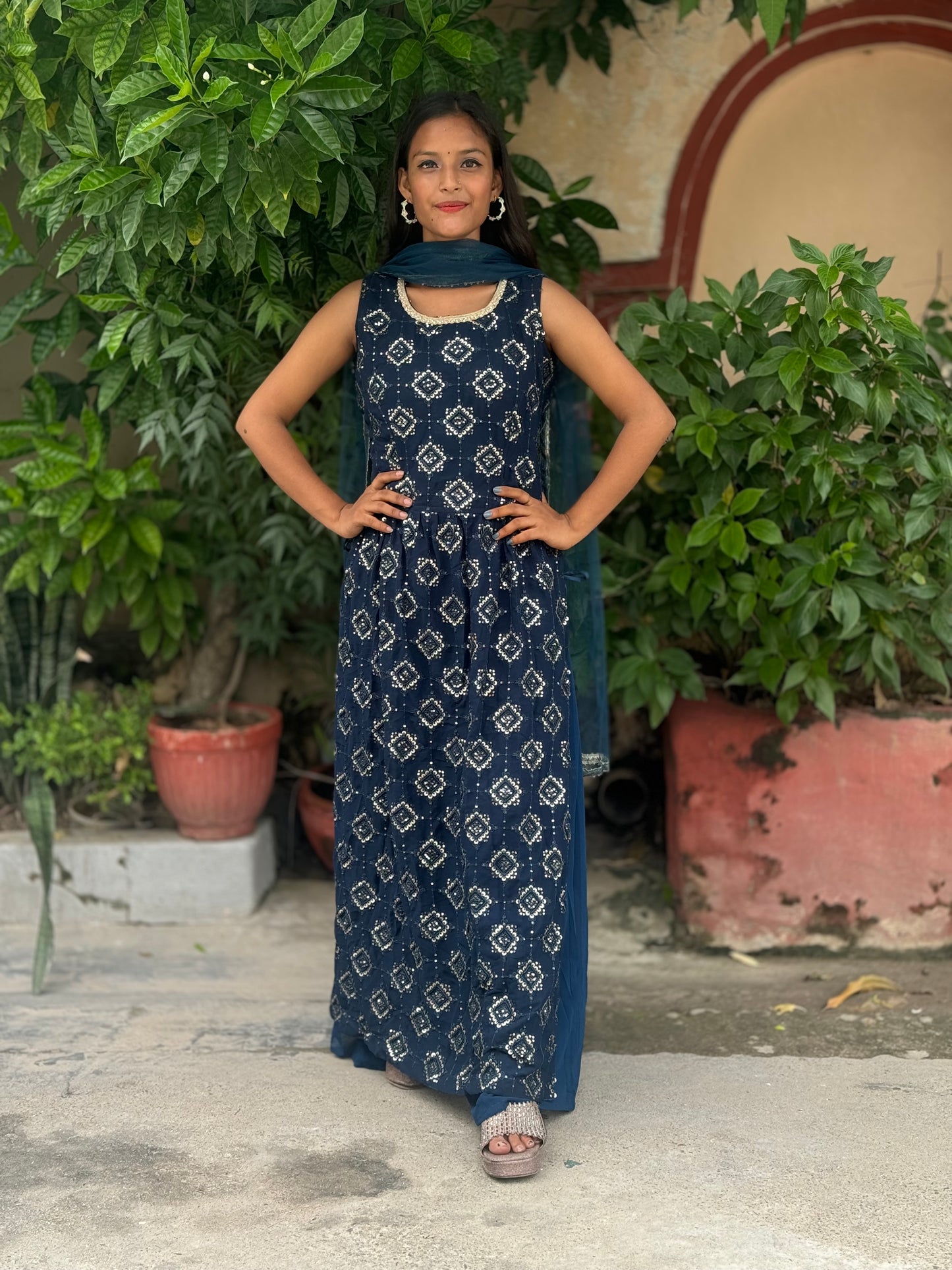 FULL THREAD WORK NAIRA CUT