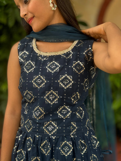 FULL THREAD WORK NAIRA CUT