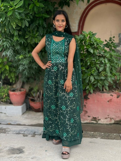 BEAUTIFUL AND STYLISH PARTY WEAR DIVIDER SUIT