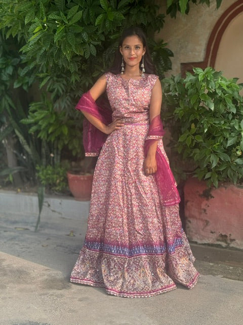 INDIPEHNAWA BANARSI LEHNGA