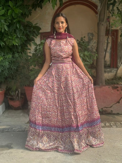 INDIPEHNAWA BANARSI LEHNGA