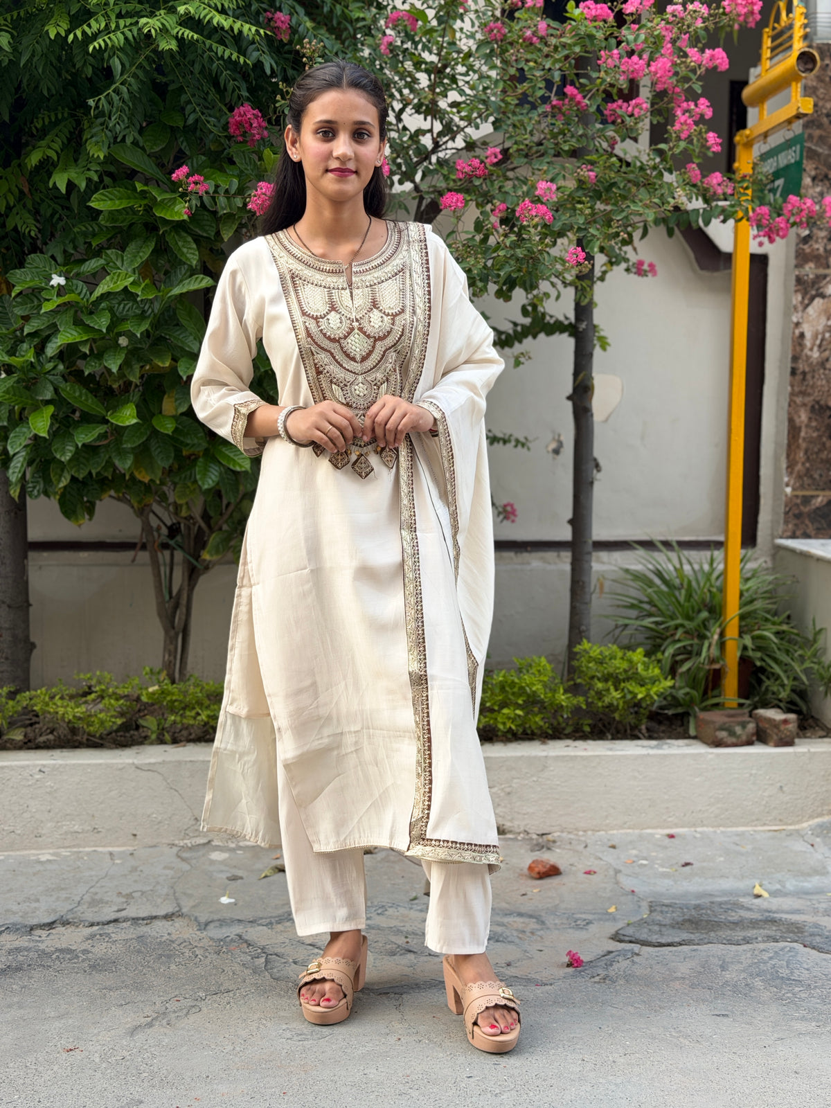 BOLLYWOOD INSPIRED PREMIUM DESIGNER NECK SUIT
