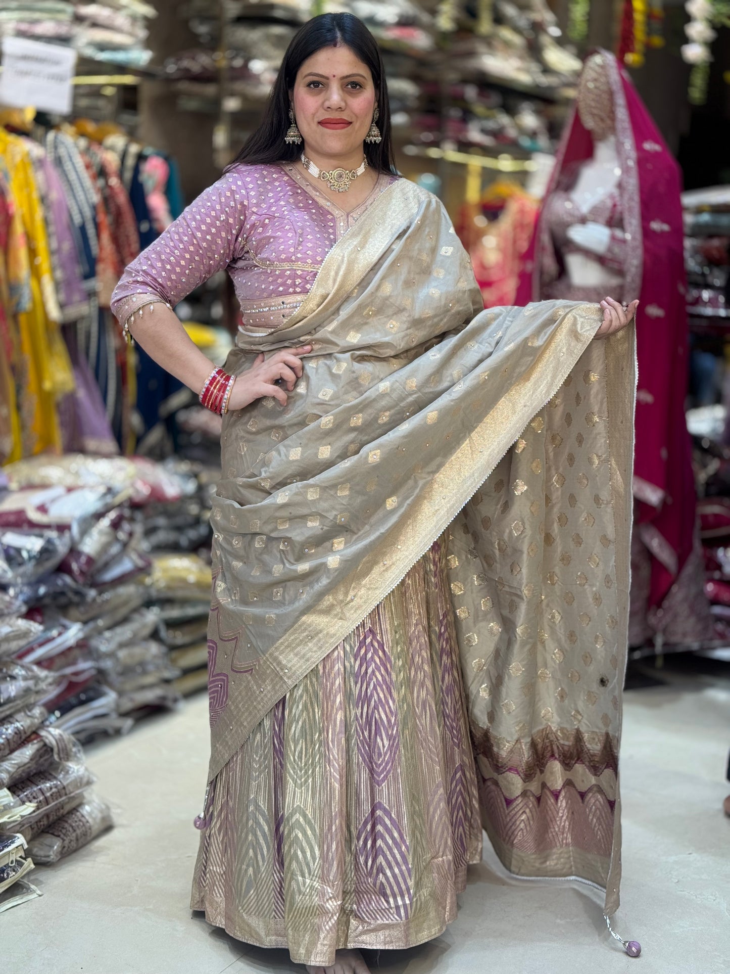 BANARSI DUEL IVORY FULL FLAIR LEHNGA