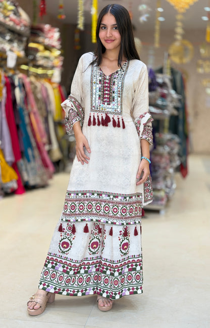 IVORY MEHROON WORK DESIGNER DUPPTA SUIT