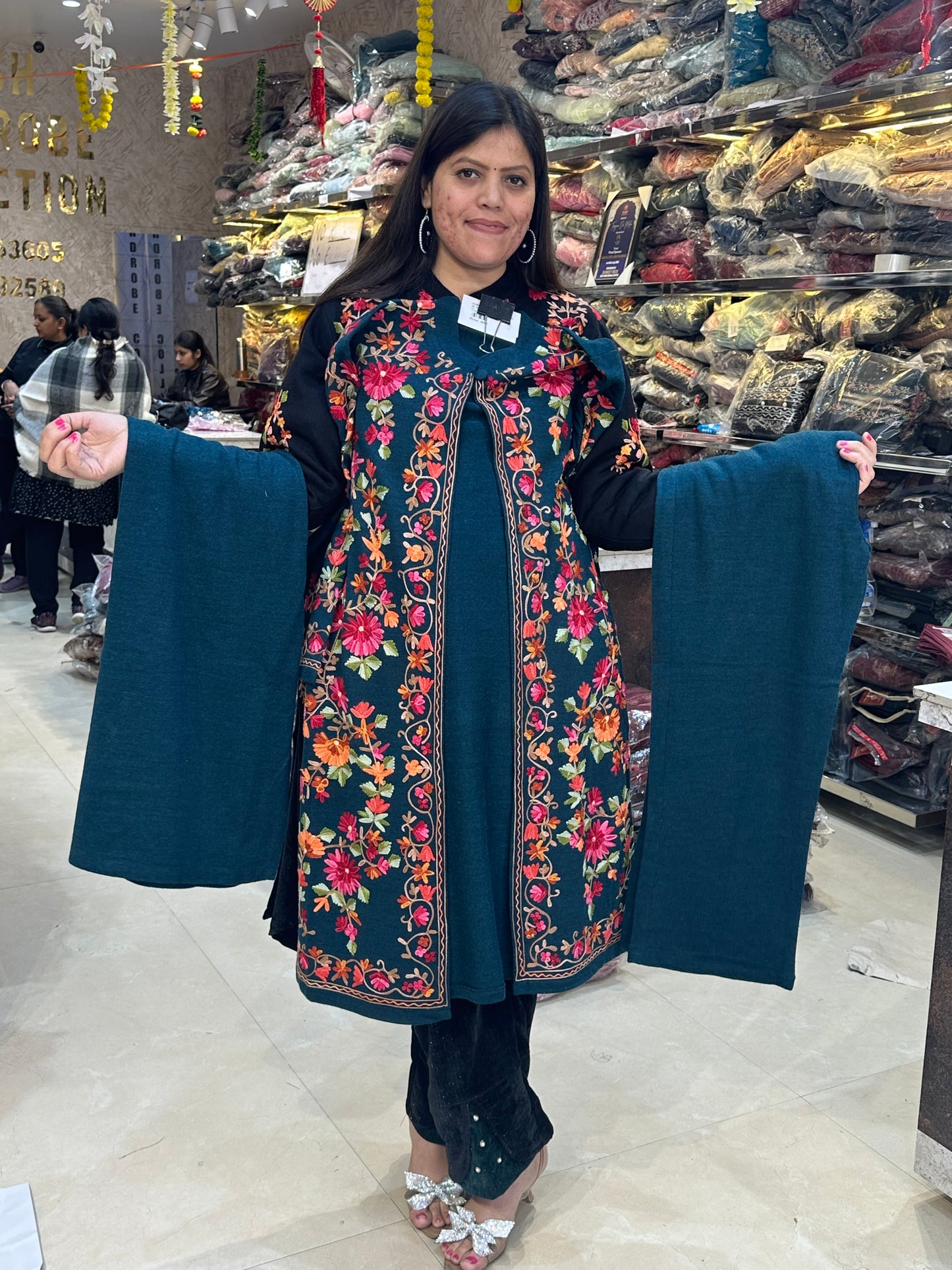 MULTI THREAD WORK INER WITH SHRUG CORDSET