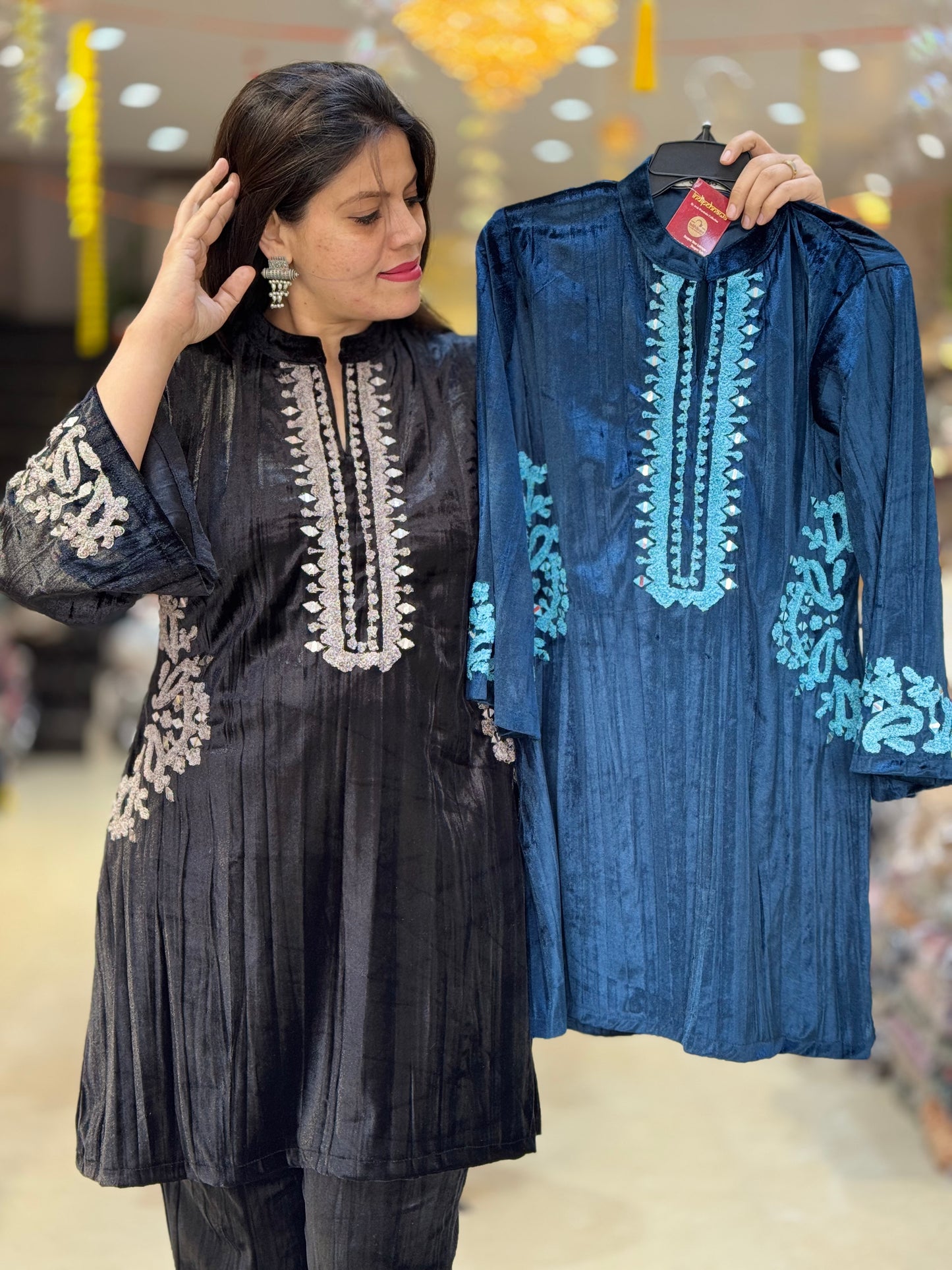 PREMIUM VELVET GOLD THREAD WORK CORDSET