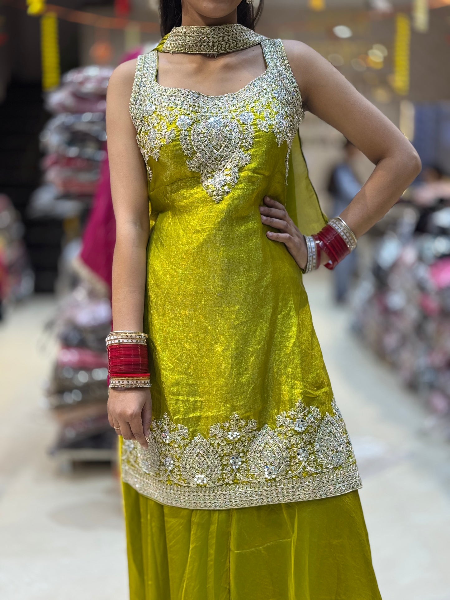 NEON GOLDEN TILLA WORK WITH JAFFA