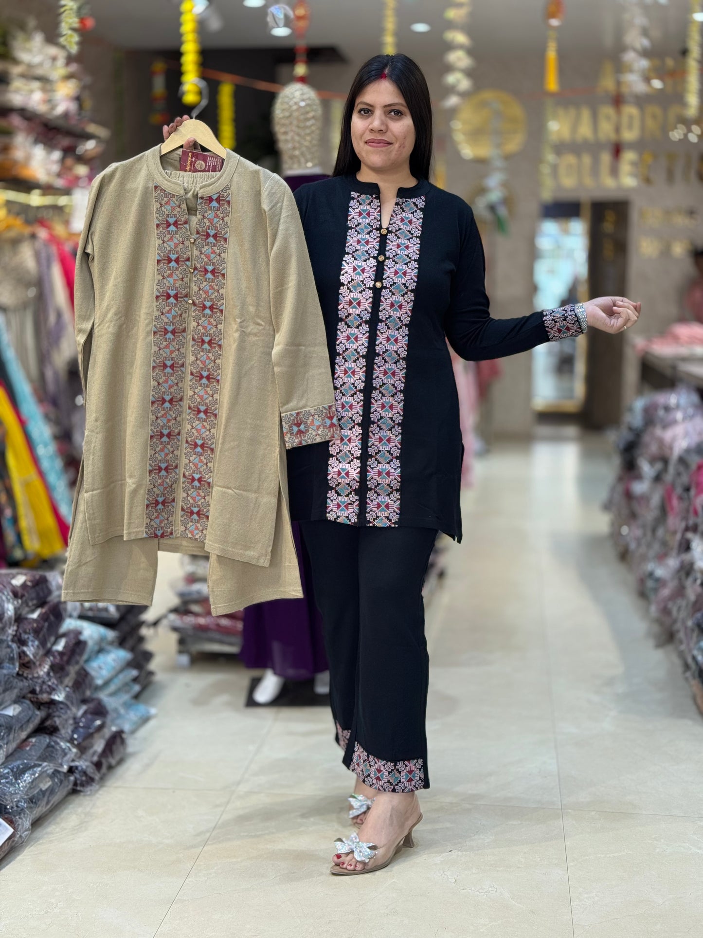 PREMIUM DAFFODIL WOOL KASHMIRI DESIGN CORDSET