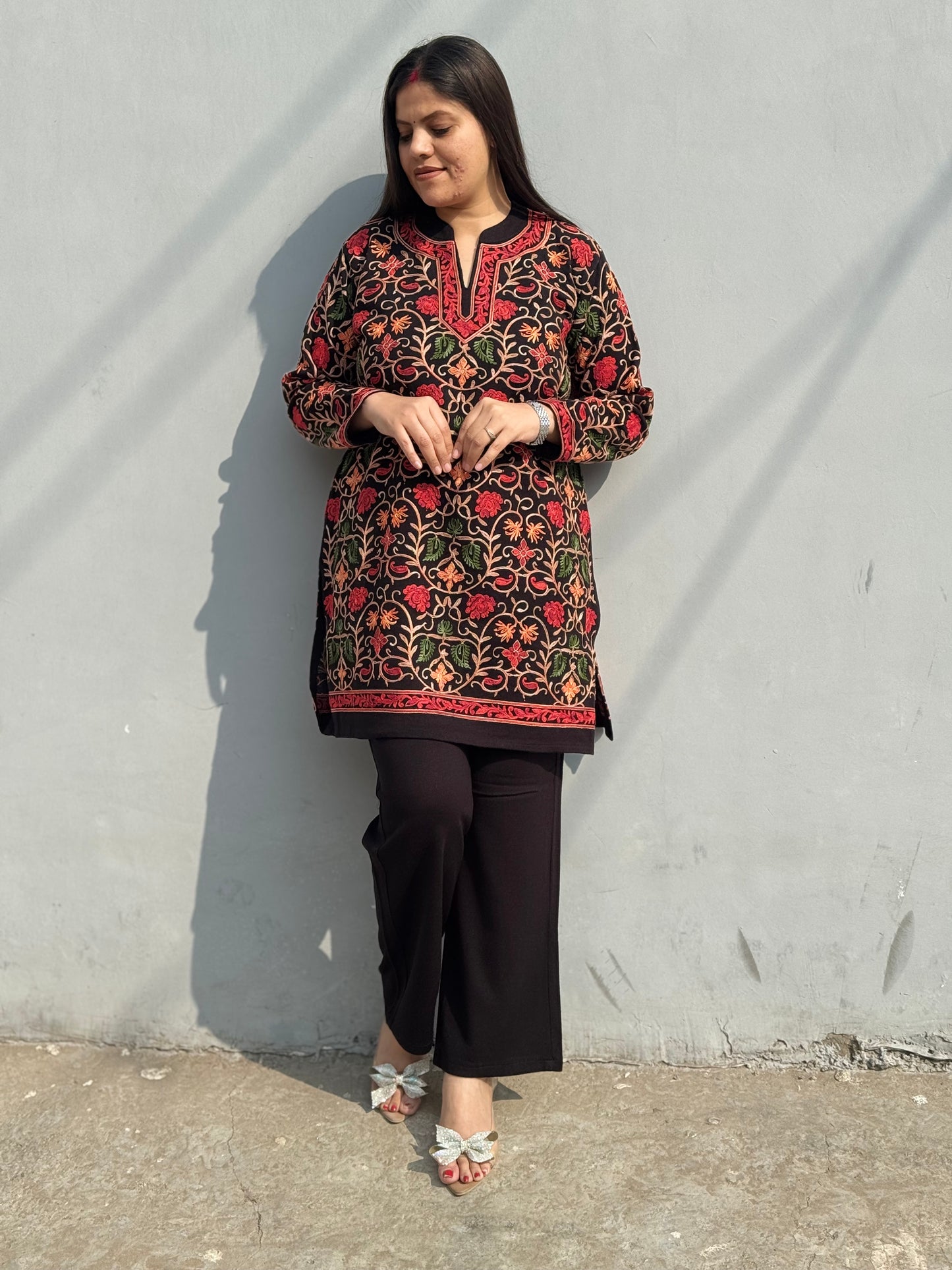 BEAUTIFUL MULTI THREAD WORK CORDSET