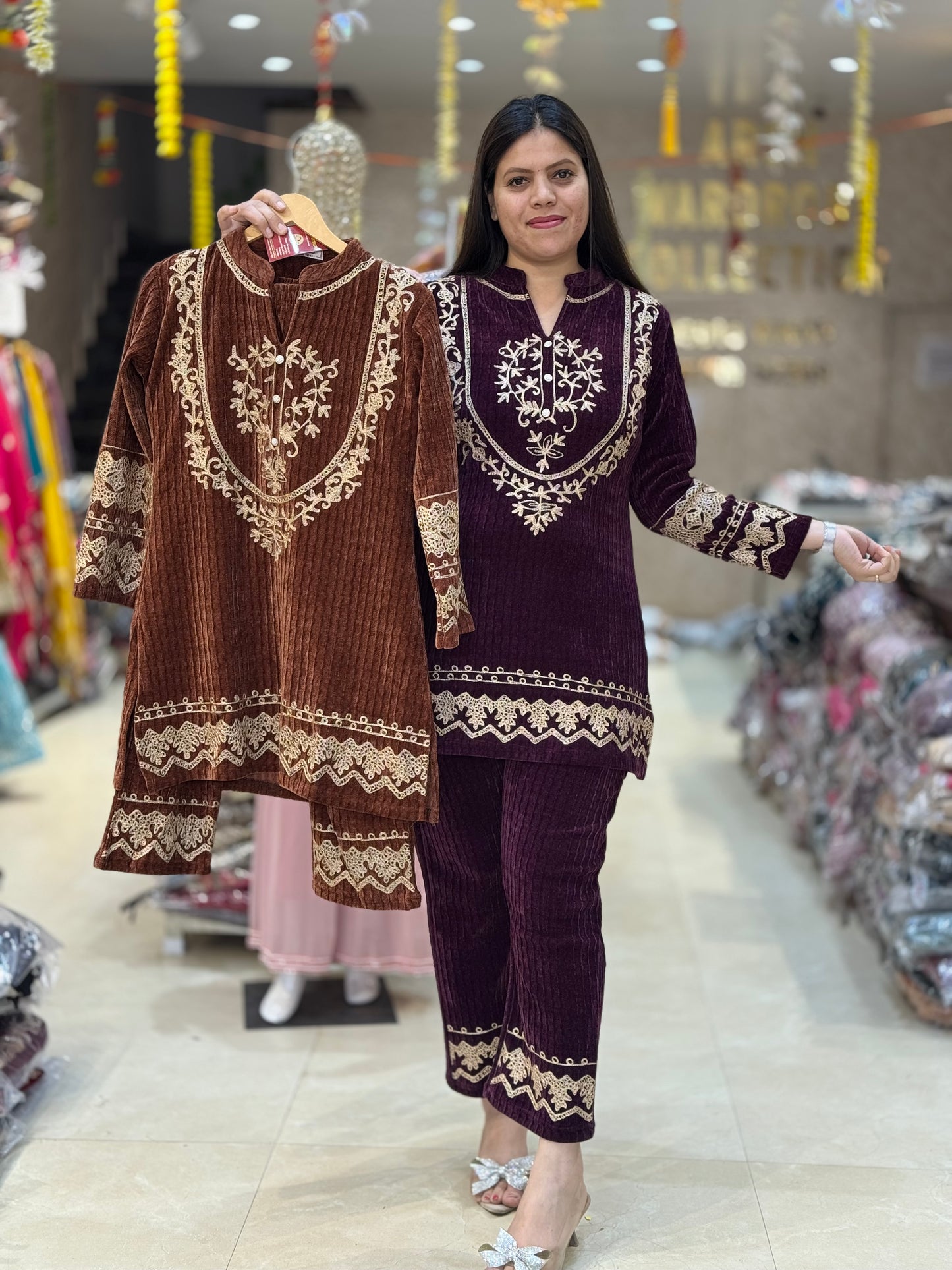 PREMIUM VELVET GOLDEN THREAD WORK DESIGN ON NECK AND BORDER CORDSET