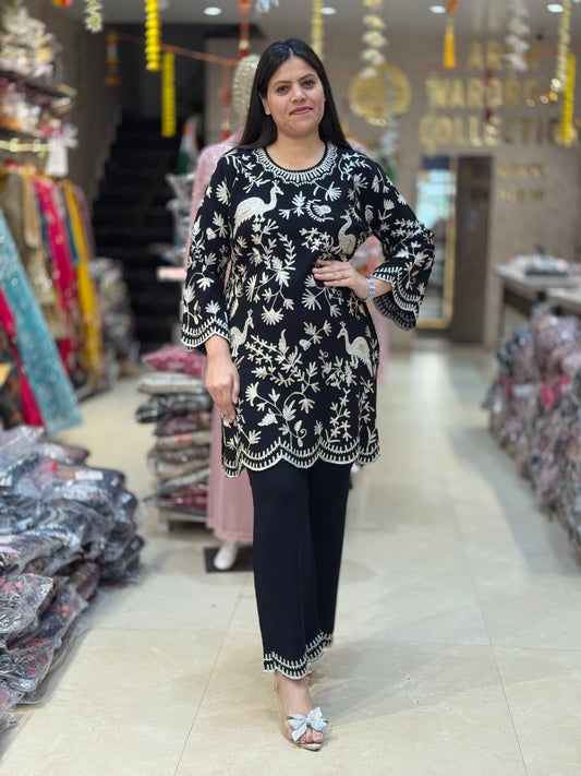 BEAUTIFUL WOOL THREAD WORK CORDSET