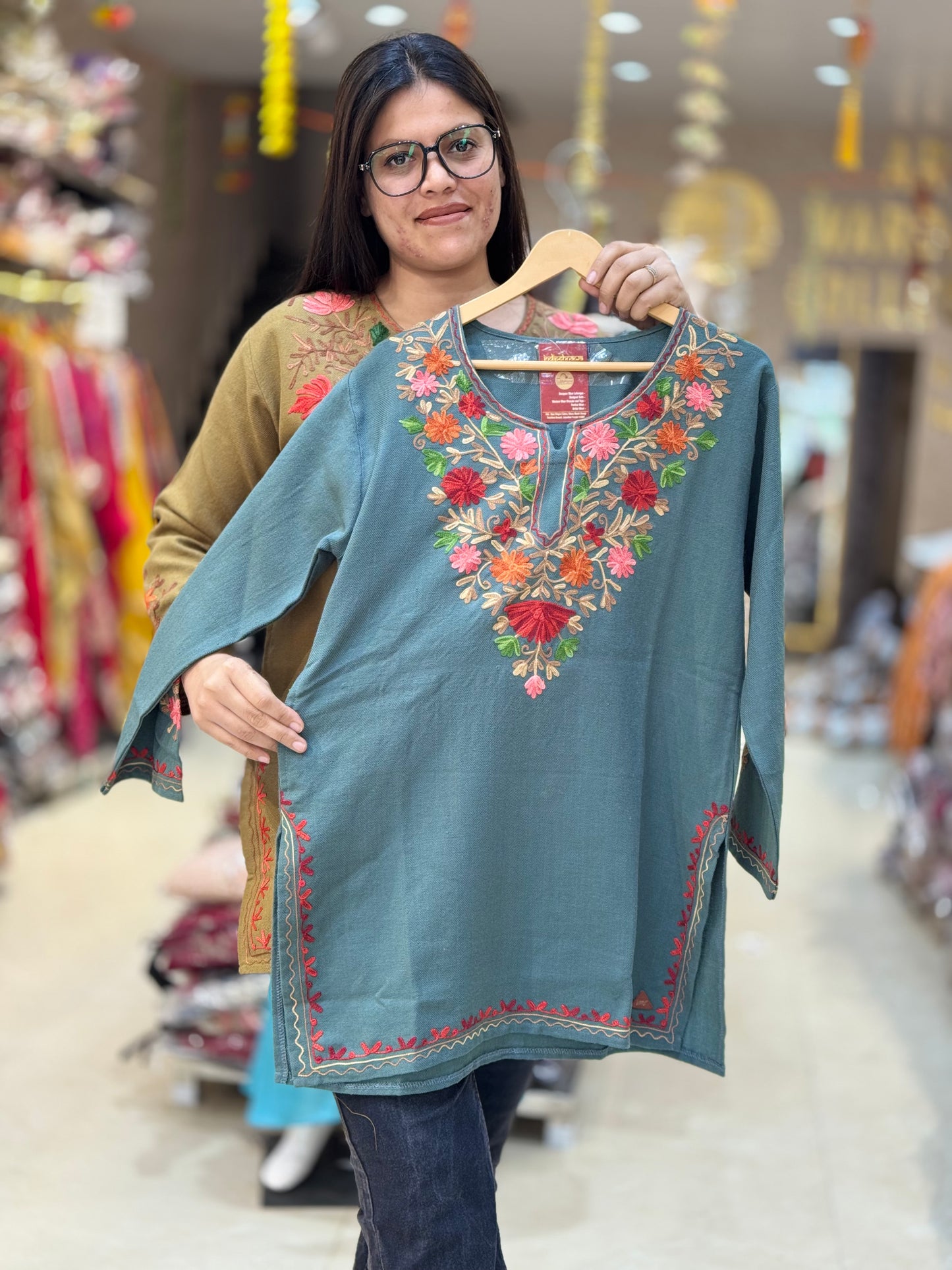 BEAUTIFUL KASHMIRI STYLE PREMIUM KURTI