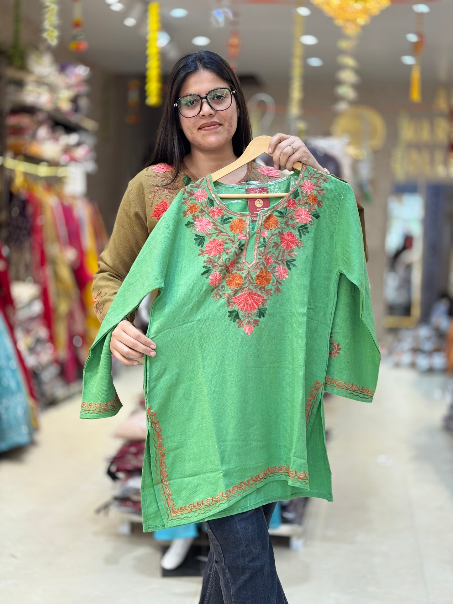 BEAUTIFUL KASHMIRI STYLE PREMIUM KURTI