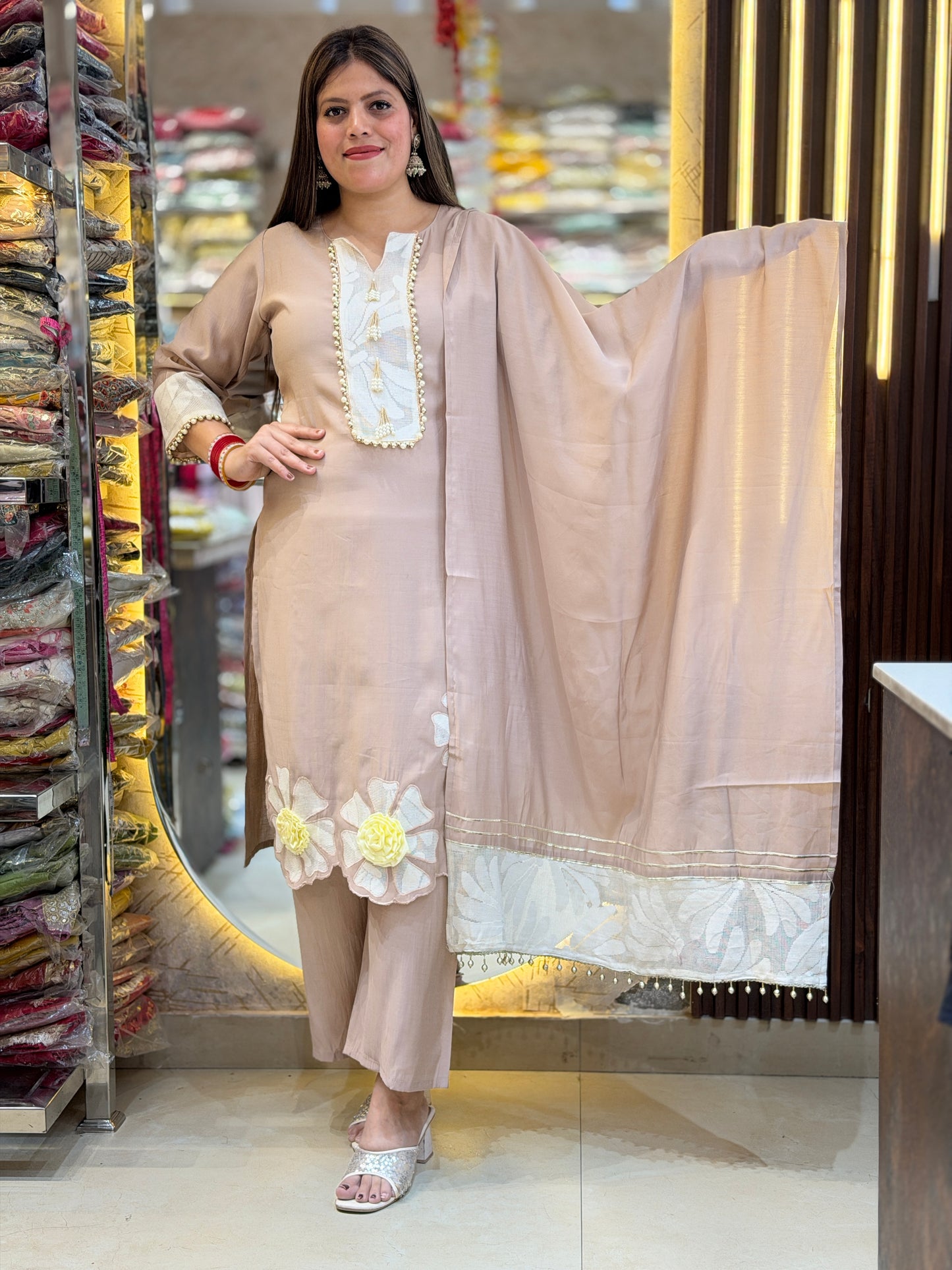 MOUSE WHITE NECK WORK INSTA VIRAL SUIT