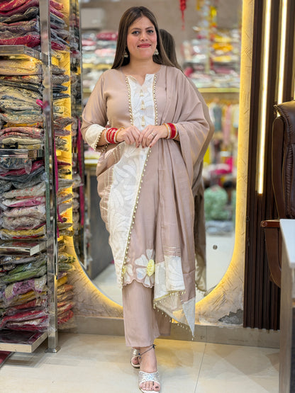MOUSE WHITE NECK WORK INSTA VIRAL SUIT