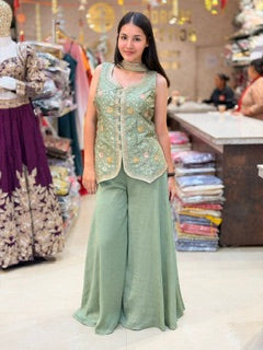 PURE CRUSH BEAUTIFUL SHORT TOP WITH FULL FLAIR JAFFA